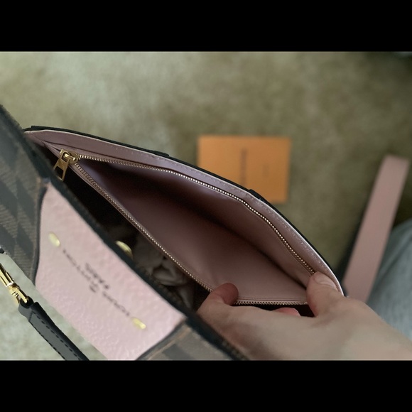 Pre-owned louis vuitton hand bag in a great condition barely used - Picture 4 of 8